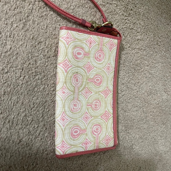 Coach Handbags - Coach wristlet